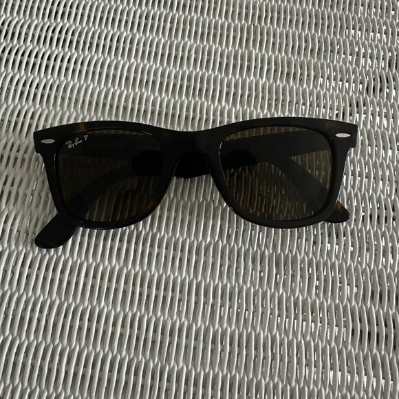 Ray-Ban Wayfarer Classic Sunglasses - Picture 1 of 11